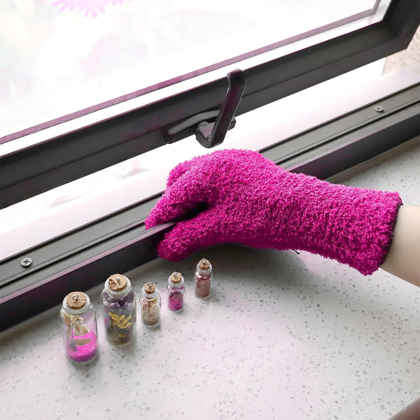 Patelai 2 Pairs Microfiber Gloves for plants Dusting Cleaning Glove Mittens House Cars Blinds Dusting(Pink, Rose Red, Large)