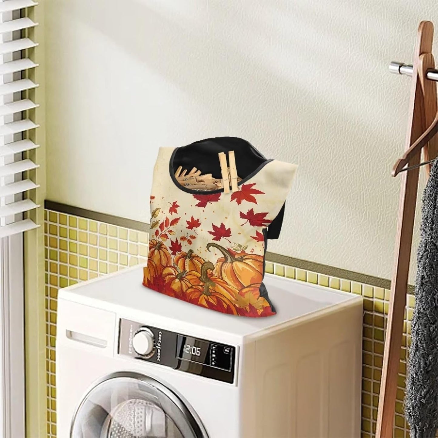 Maple Leaf Clothespin Bag Thanksgiving Pumpkin Hanging Storage Organizer Clothes Pin Bag Waterproof Laundry Clothespin Bag Clothespin Holder for Clothesline Outdoor