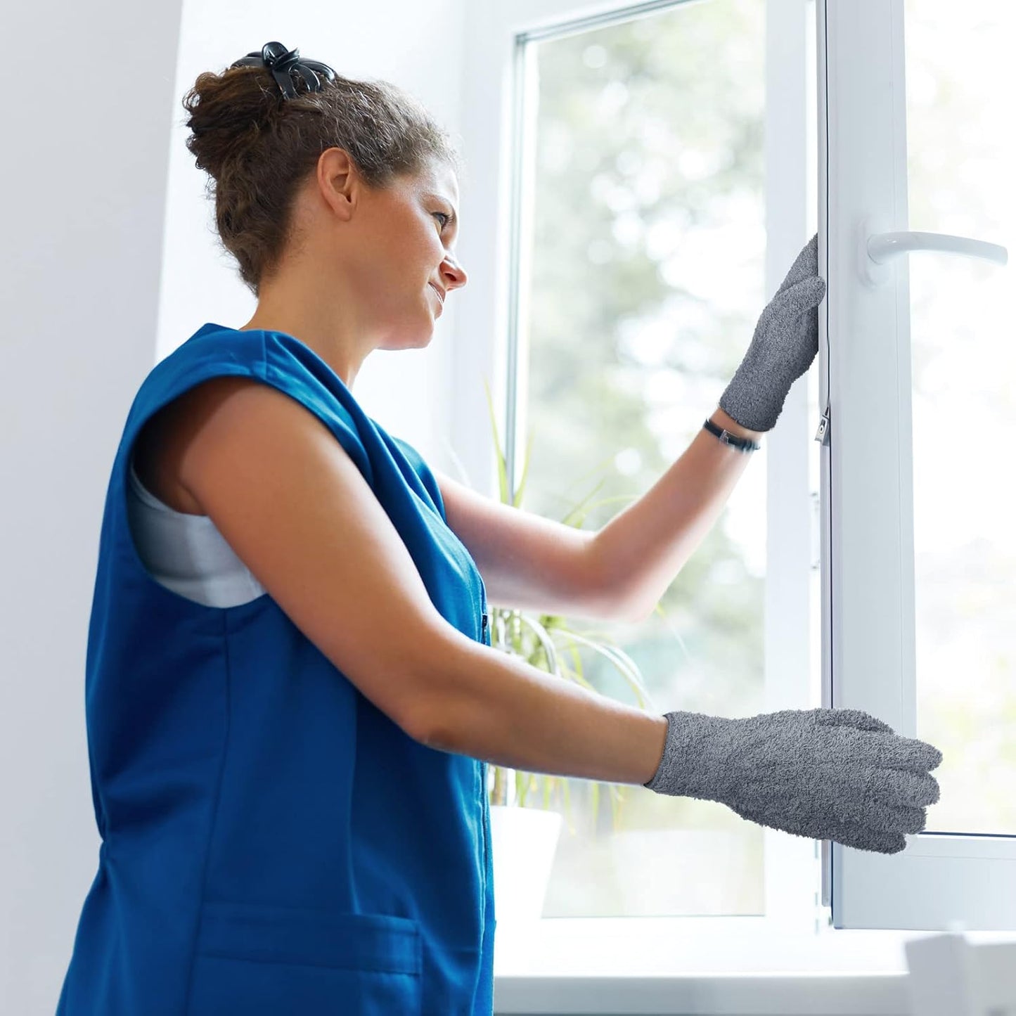 Patelai 3 Pairs Microfiber Plant Dusting Gloves Leaf Cleaning Gloves for Indoor Plants, Blinds, Furniture, House(Large,Black, White, Gray)