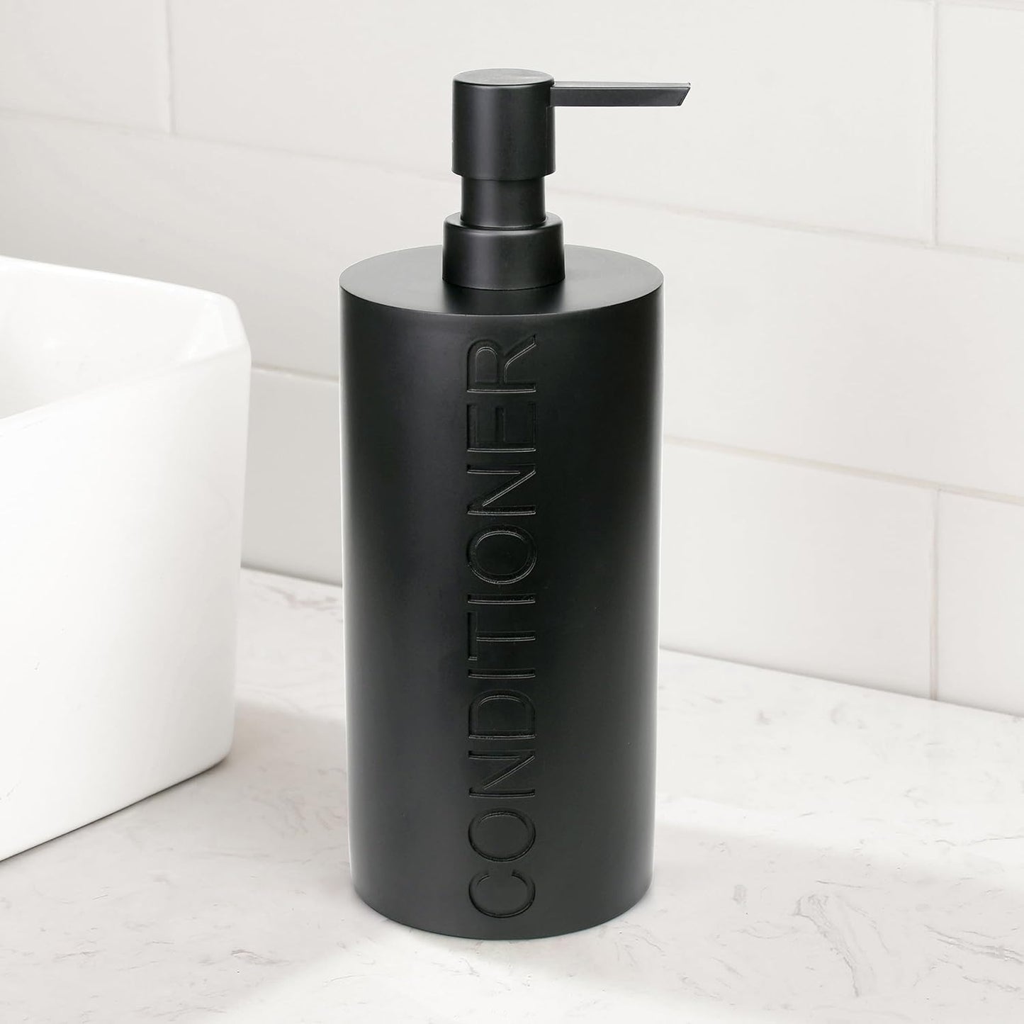 Matte Black Conditioner Dispenser Luxurious Refillable Pump Bottle with Black Resin Pump and Embossed Text, Durable Design for Bathroom and Shower