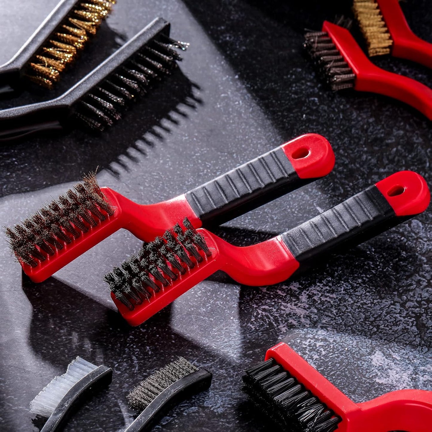 Sumind Wire Cleaning Brush Set Nylon/ Stainless Steel/ Brass Metal Brush with Curved Handle Grip Paint Remover for Cleaning, Rust, Drill, Scrub, Grout Cleaner Tool (15 Pcs,Red and Black)