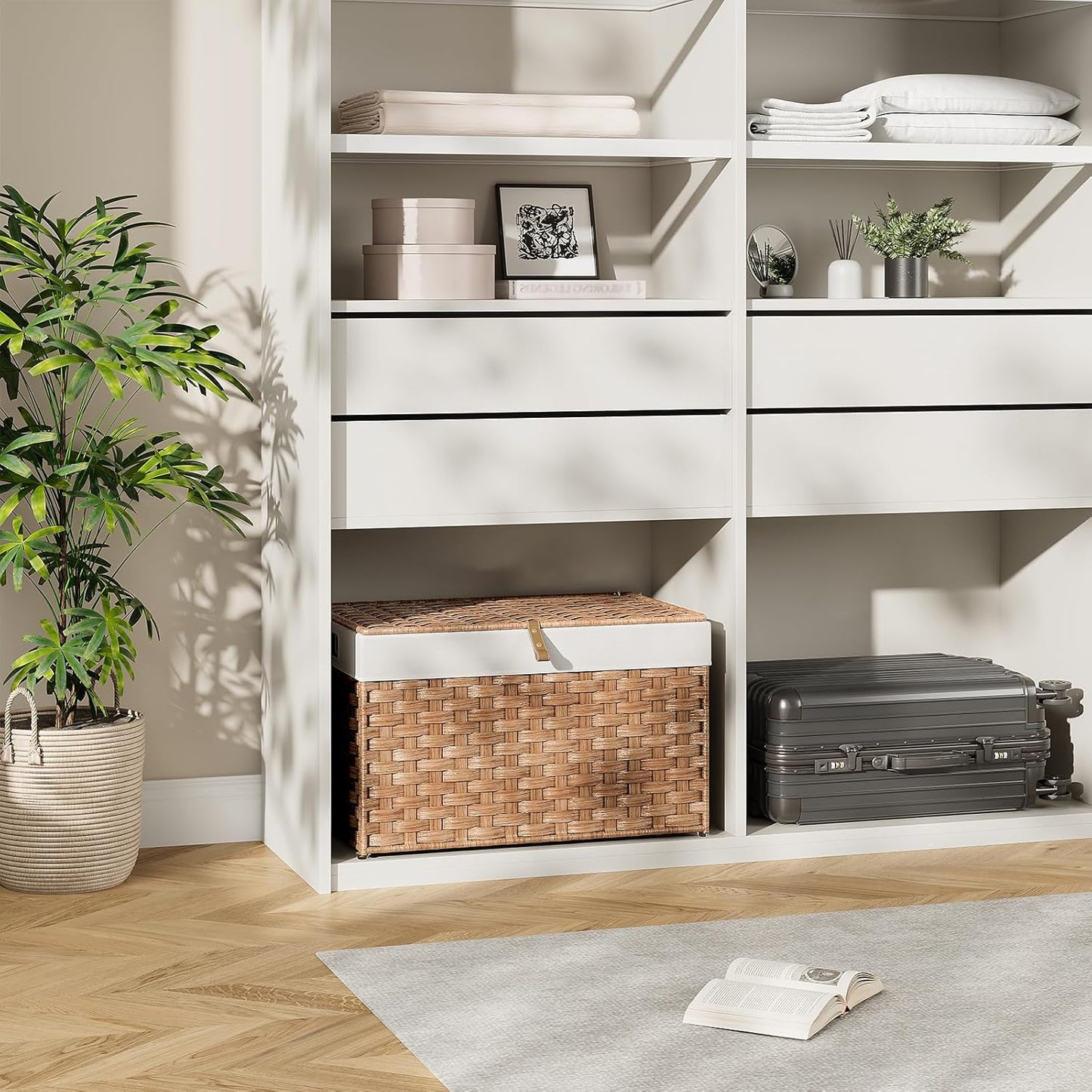 HOOBRO Storage Basket with Lid, 17.2 Gallon (65L) Wicker Basket, Handwoven Blanket Storage Basket with Handles, Metal Frame and Soft Lining, Foldable for Bedroom, Laundry Room, Natural NL265CW01