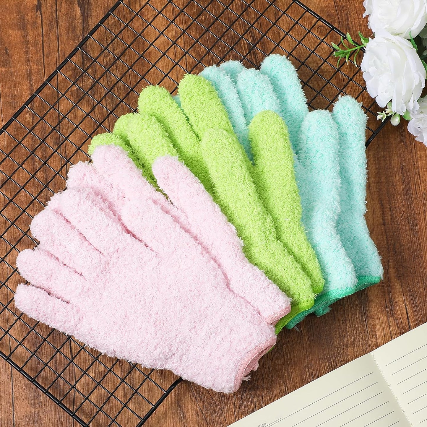 Grevosea 3 Pairs Microfiber Gloves Household Cleaning Glove Plant Dusting Glove Washable Reusable Mittens Gloves for Plants House Cars Blinds Dusting Furniture and Small Objects (3 Colors)
